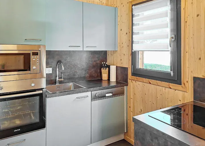 度假居 2 Bedroom Awesome In *