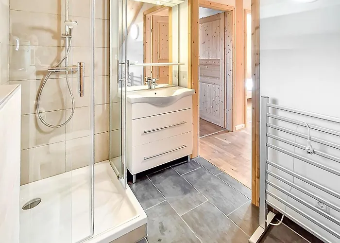 度假居 2 Bedroom Awesome In *